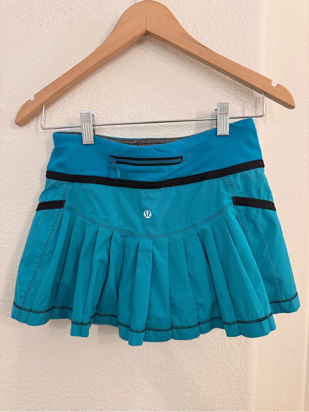 Lululemon Run Reflection Skirt Oasis Aqua Blue Black Teal Size 2 Skort